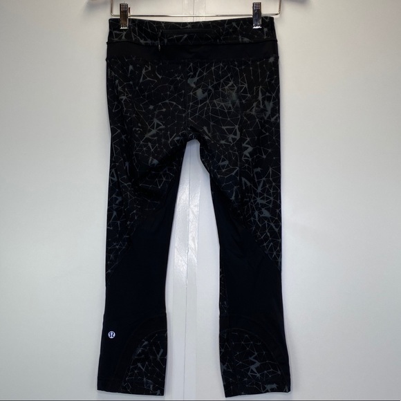 Lululemon Run Inspire 2 Crop Leggings with Mesh - Picture 7 of 15